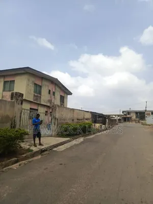 12bdrm Block of Flats in Aromolaran Estate, Agodi for sale