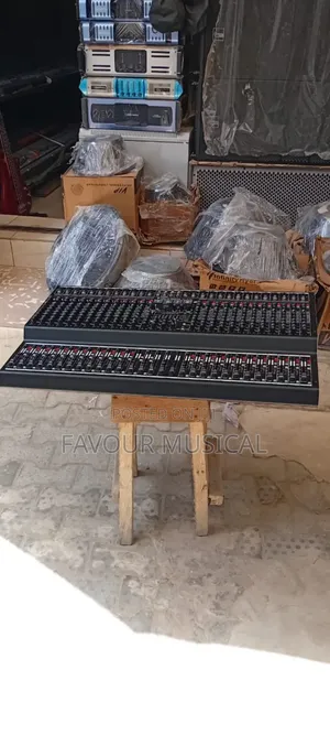 Professional Audio Mixing Console