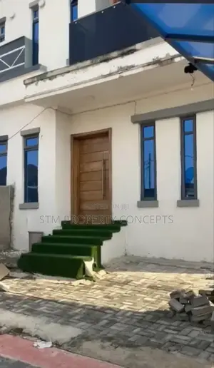 Furnished 4bdrm Duplex in Thomas Estate for sale