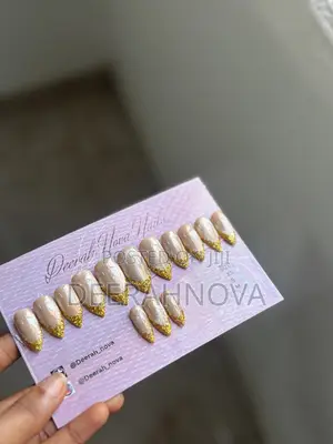 Press-on Nails