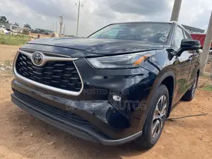 Toyota Highlander XLE 2022 Black