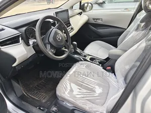 Toyota Corolla LE 2022 Silver