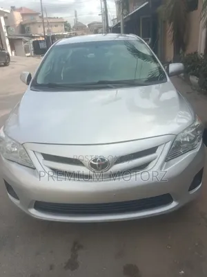 Toyota Corolla LE 4dr Sedan (1.8L 4cyl 4A) 2012 Silver