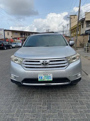 Toyota Highlander SE 2012 Silver