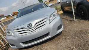 Toyota Camry LE 4dr Sedan (2.5L 4cyl 6AM) 2010 Silver