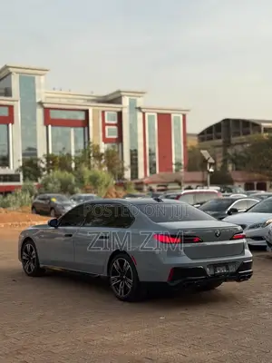 BMW 7 Series 760i xDrive AWD 2023 Gray