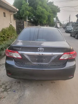 Toyota Corolla LE 4dr Sedan (1.8L 4cyl 4A) 2013 Gray