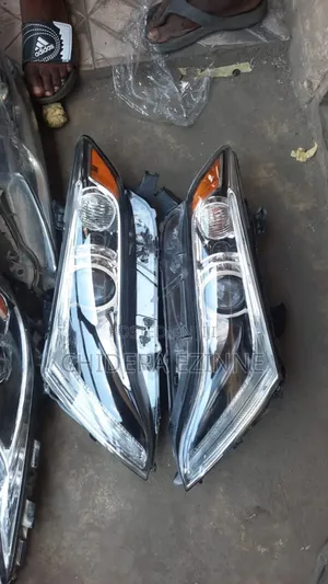 Toyota Venza 2015 the Two Headlight