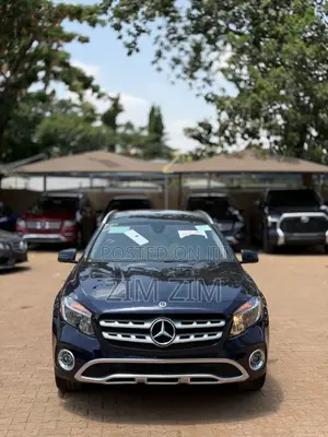 Mercedes-Benz GLA 250 2018 Blue