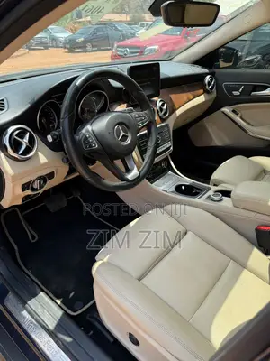 Mercedes-Benz GLA 250 2018 Blue