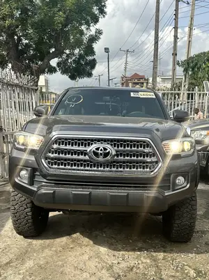Toyota Tacoma TRD Off Road 2017 Gray