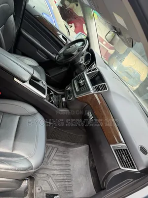 Mercedes-Benz M Class ML350 4MATIC 4dr SUV AWD (3.5L 6cyl 7A) 2015 Gray