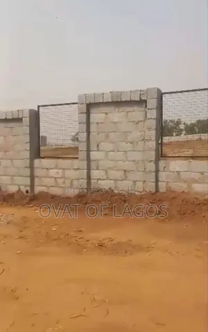 1.4 Hectares (14,000sqm) Schoolland