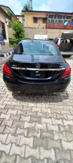 Mercedes-Benz C300 2021 Black