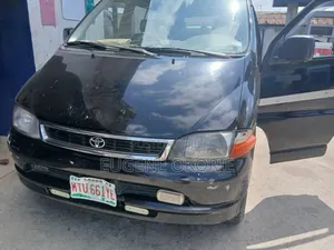 Toyota HiAce 2004 Black