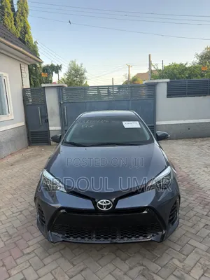 Toyota Corolla SE Special Edition 4dr Sedan (1.8L 4cyl CVT) 2017 Gray