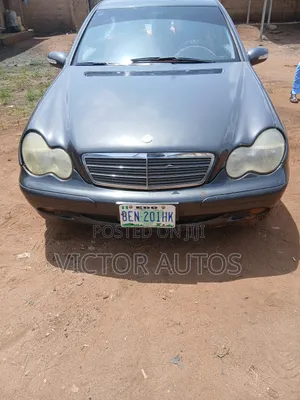 Mercedes-Benz E200 1995 Black