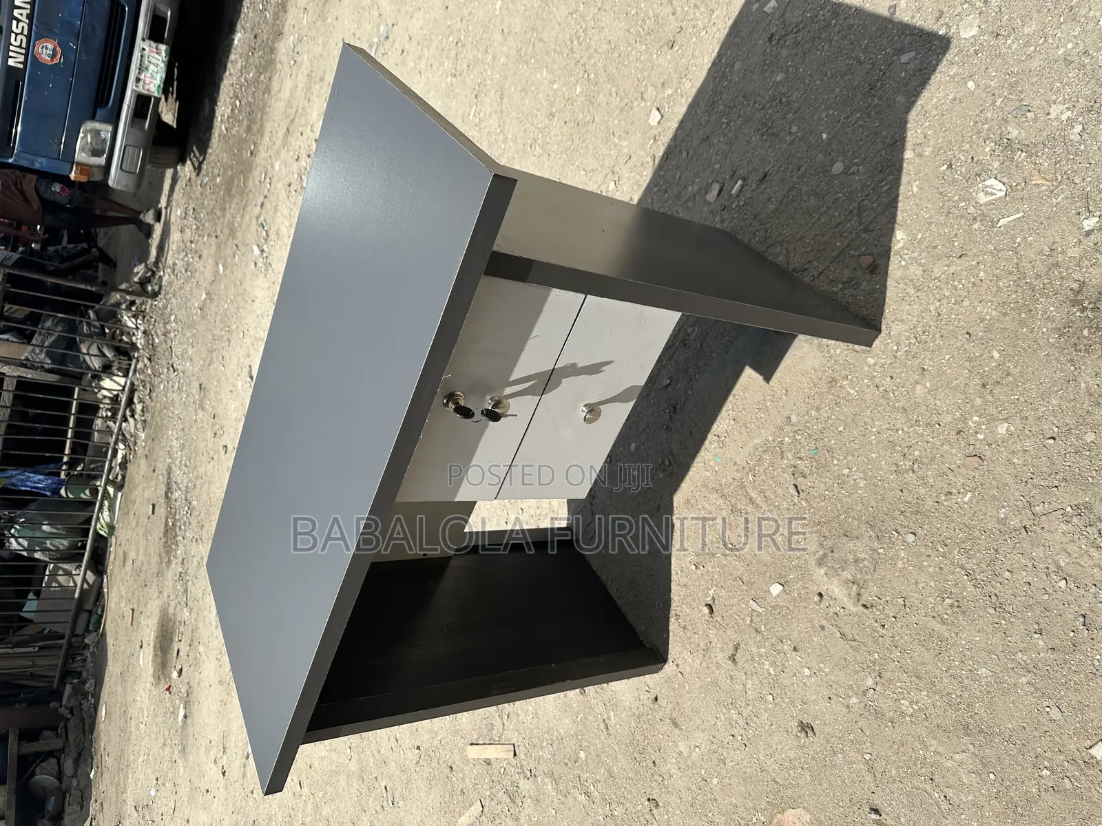 3 Feet Table