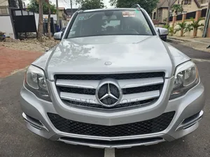 Mercedes-Benz GLK-Class Base GLK 350 4dr AWD 4MATIC (3.5L 6cyl 7A) 2015
