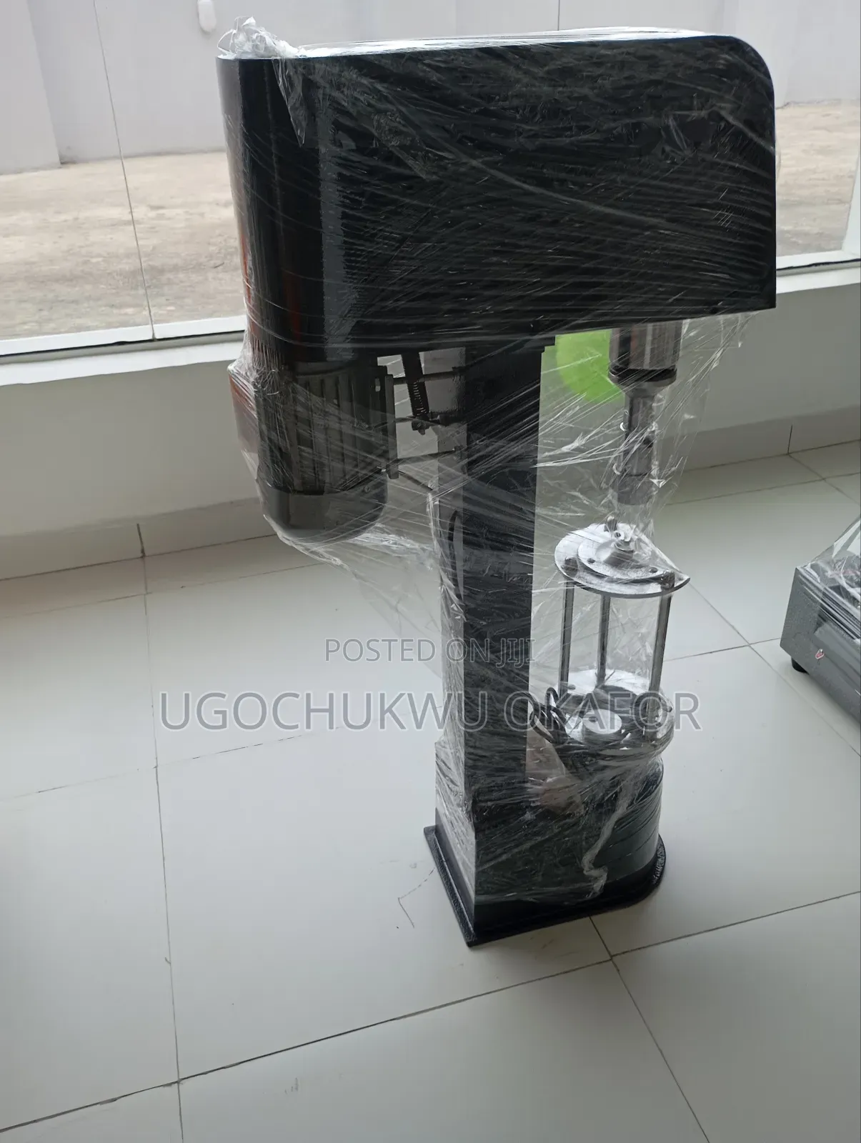880 Bottle and Capping Machine