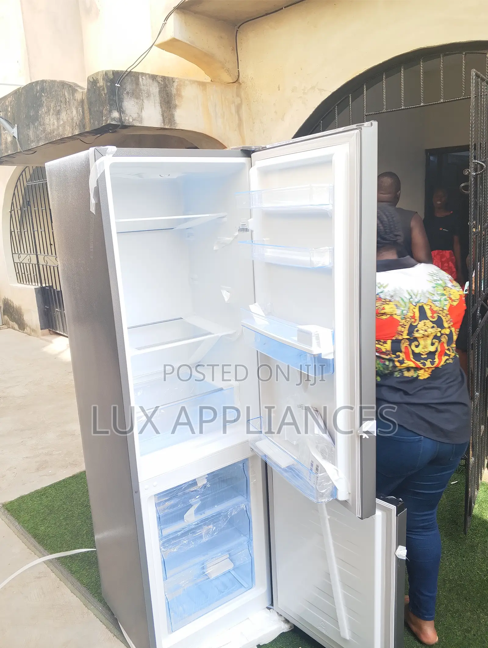 Stay Fresh With Hisense 264l Refrigerator