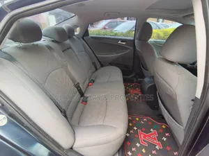 Hyundai Sonata Limited 2.0T Sedan (2.0L 4cyl 6A) 2011 Blue
