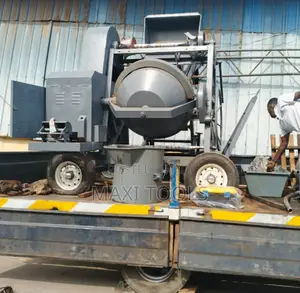 Self-Loading Concrete Mixer With a Hoist 510 Liters