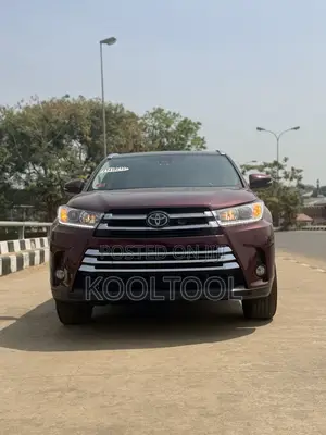 Toyota Highlander XLE 2019 Maroon
