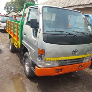 Toyota Dyna 150 First Body Petrol Engine