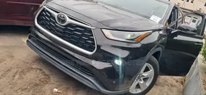 Toyota Highlander LE 2021 Black
