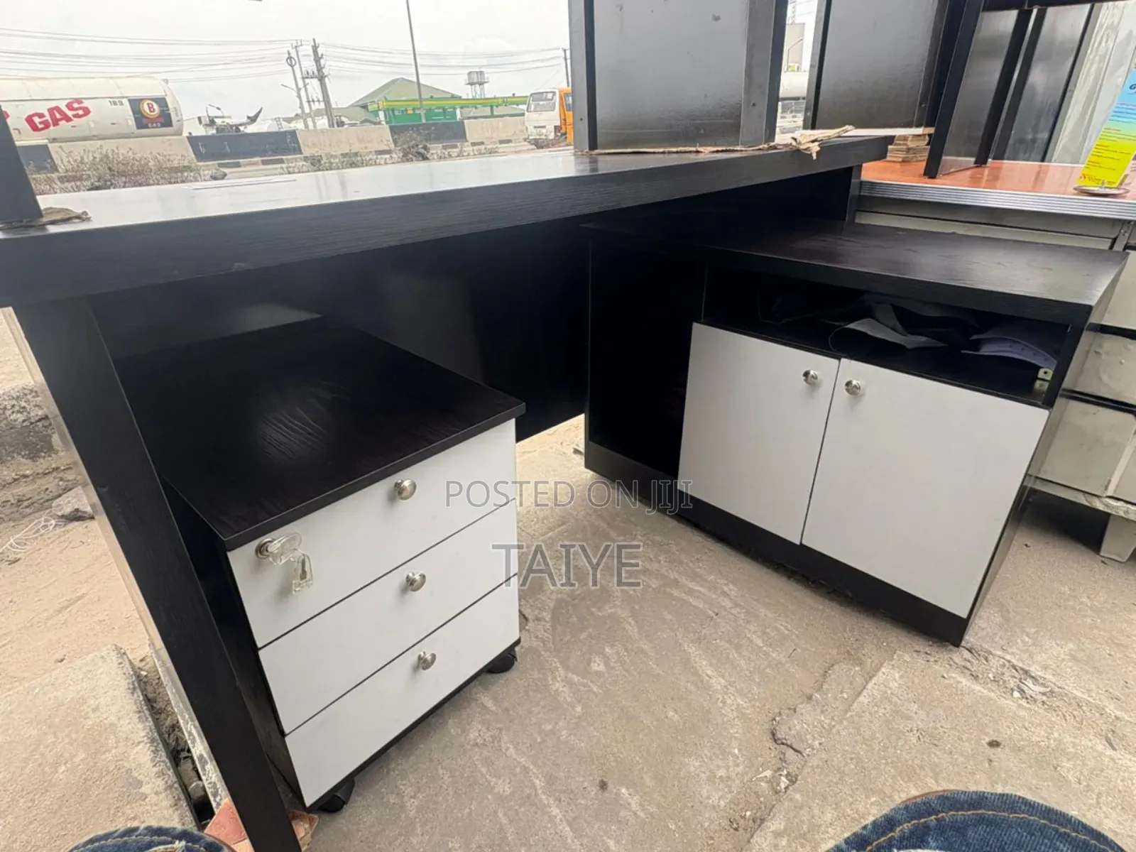 Executive Table 1.6 Meters