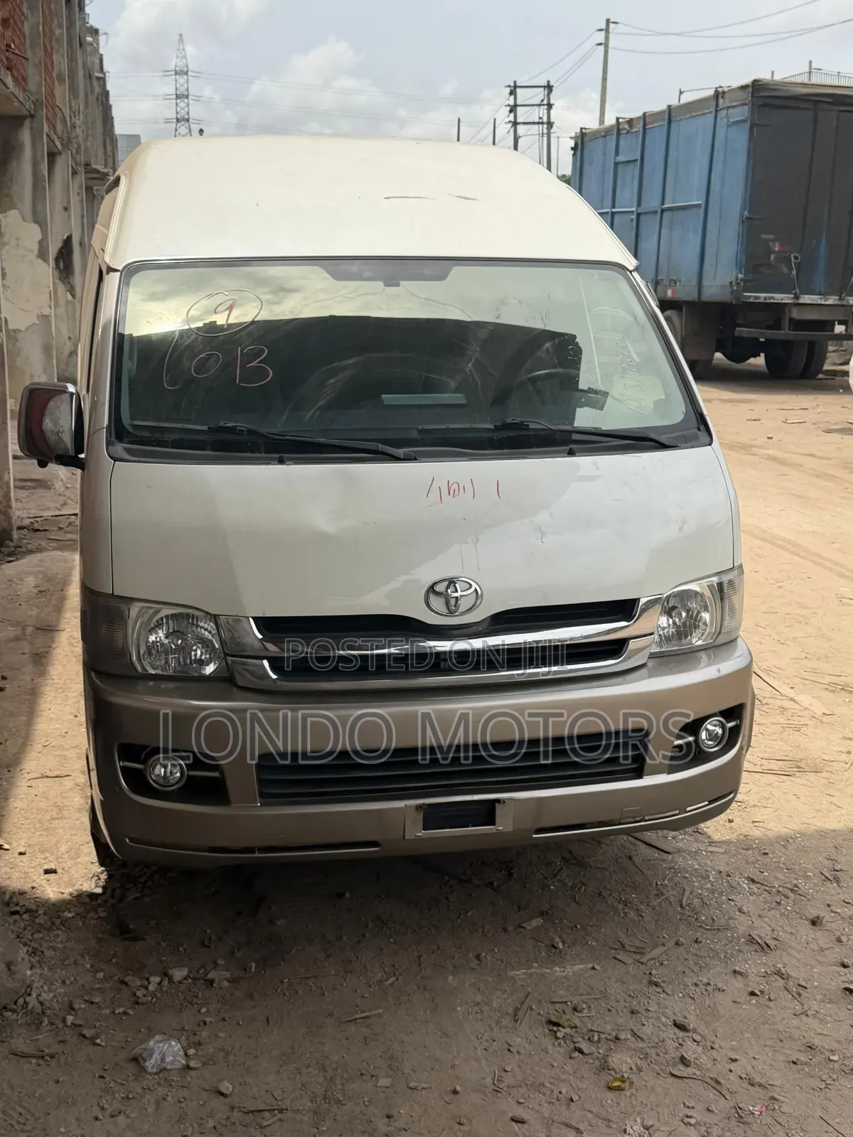 Toyota HiAce 2018 White