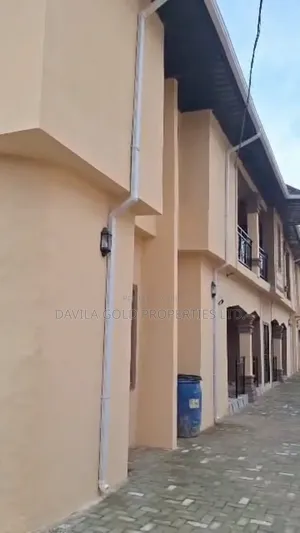 12bdrm Block of Flats in Benin City for sale