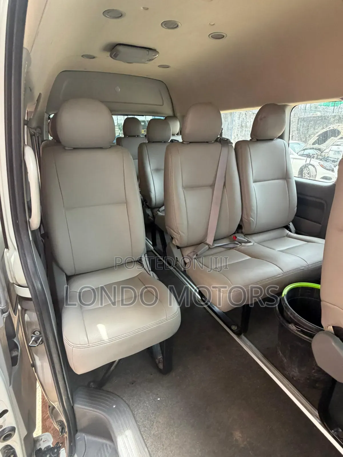 Toyota HiAce 2018 White