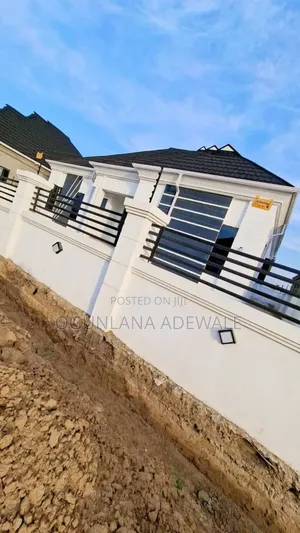 3bdrm Bungalow in Blue Stone Garden, Obafemi-Owode for sale