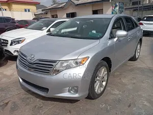 Toyota Venza 2010 Silver