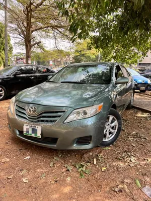 Toyota Camry LE 4dr Sedan (2.5L 4cyl 6AM) 2010 Green