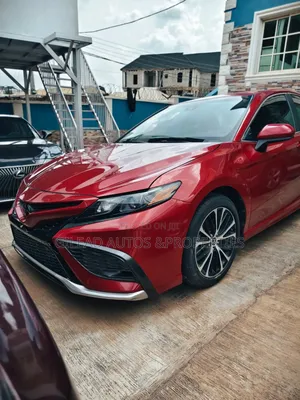 Toyota Camry SE 2021 Red