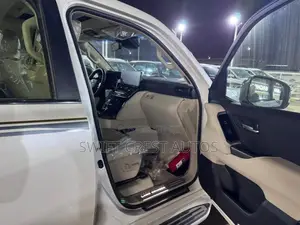 New Toyota Land Cruiser SE 4WD 2026 White