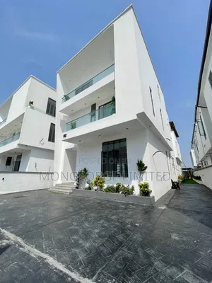 5bdrm Duplex in Chevron for sale