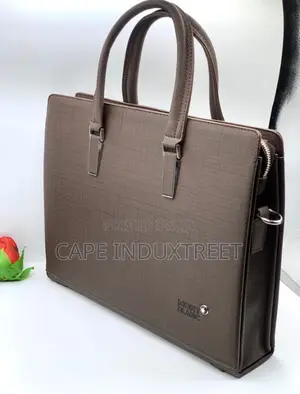 Classic Business Briefcase – Stylish Durable Design