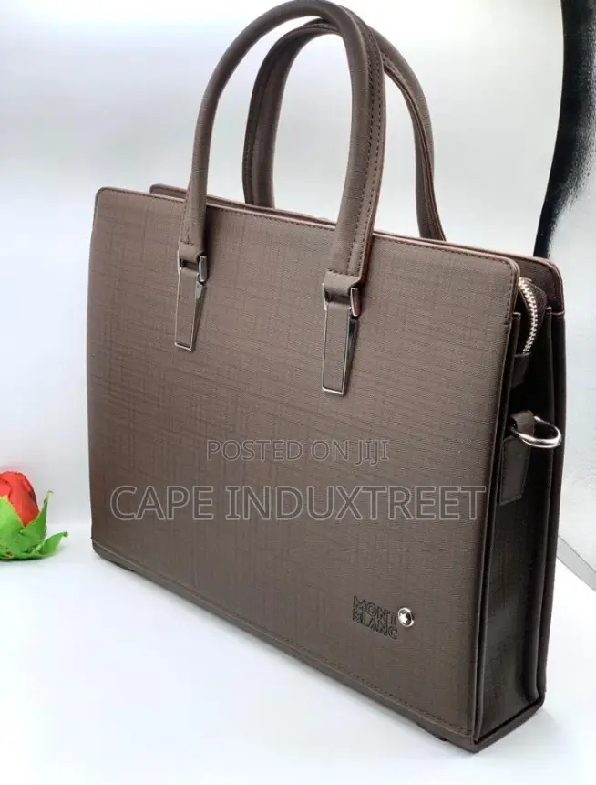 Classic Business Briefcase – Stylish Durable Design