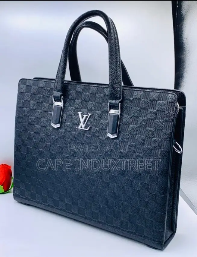 Classic Business Briefcase – Stylish Durable Design