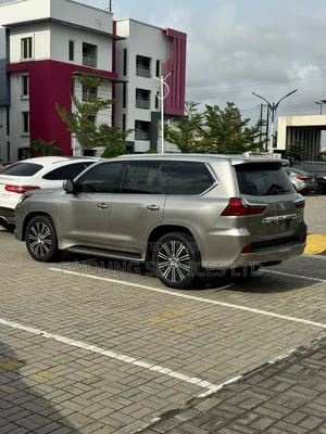 Lexus LX 570 AWD 2018 Gray