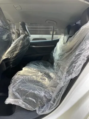 Toyota Camry SE (2.5L 4cyl 8A) 2019 White