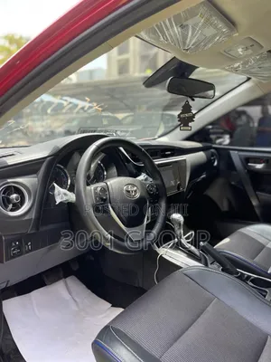 Toyota Corolla SE (1.8L 4cyl 2A) 2018 Red