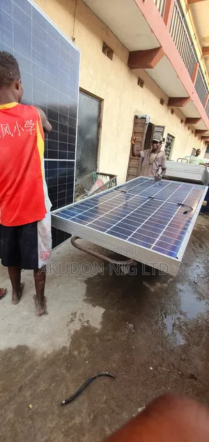 695watts High Efficiency Jinko Biafacial Solar Double Face