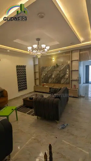 2bdrm Bungalow in Lekki Phase 2 for sale