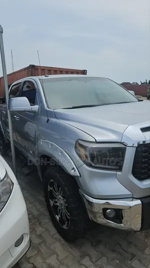Toyota Tundra Double Cab 4x4 Limited 2010 Silver