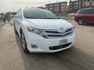 Toyota Venza V6 AWD 2010 White